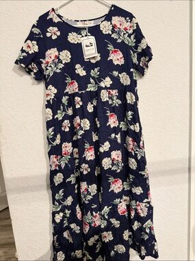Navy Floral Maxi Dress with Short Sleeves